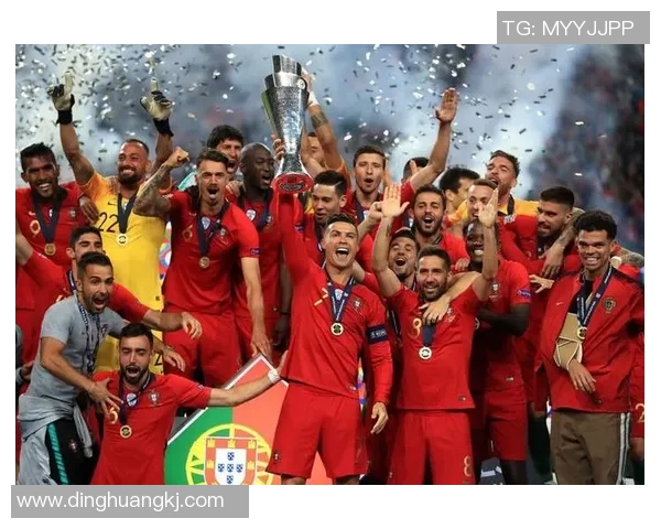 麦克尔成为足坛传奇人物 引领新一代足球风潮再创辉煌